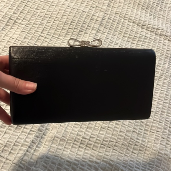 Clutch - Picture 4 of 4